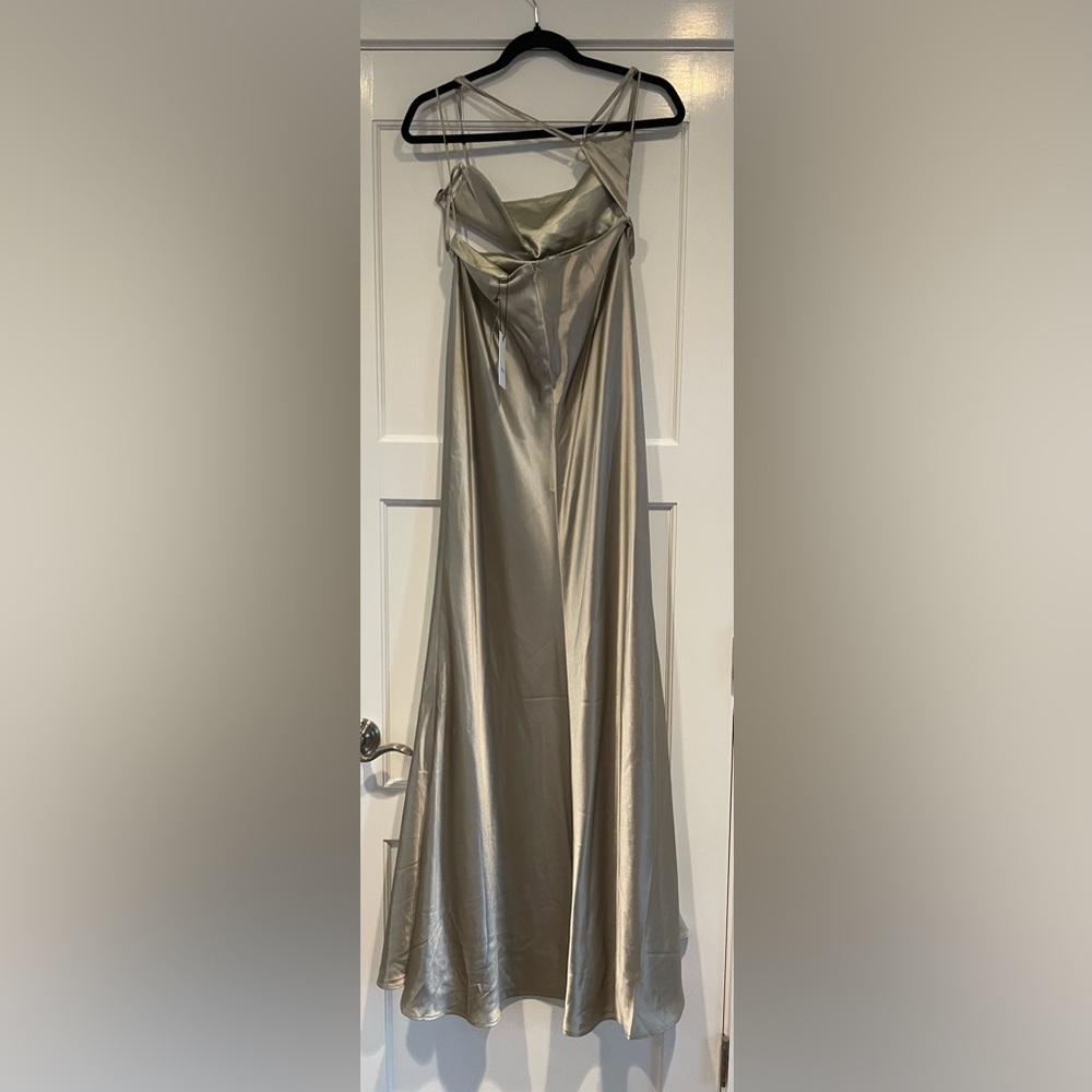 SAU LEE x REVOLVE Paula Gown in Silver NWT size 6 - Picture 8 of 10